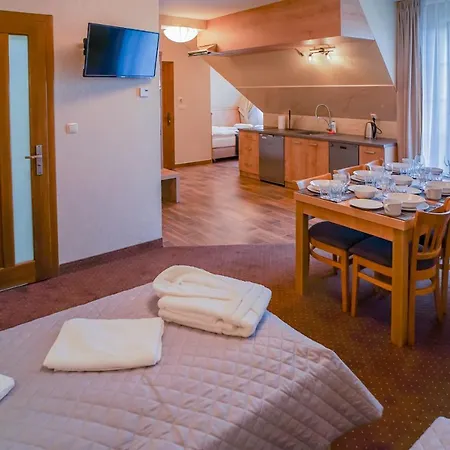 公寓 Liliowe & Wellness *